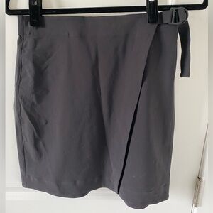 Lululemon wrap skirt black size 4